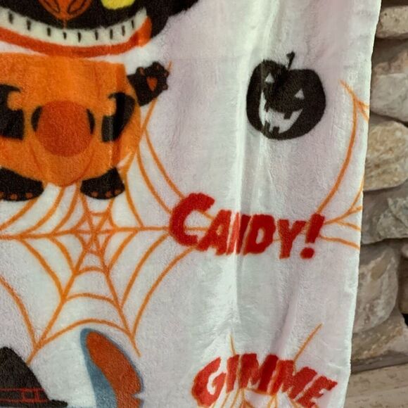 Stitch “Gimme Candy” Halloween throw plush blanket - Picture 6 of 10